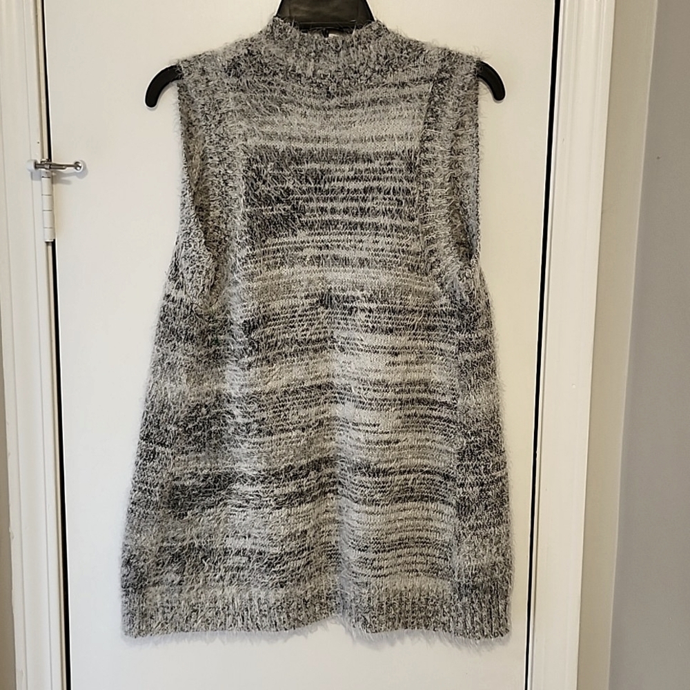 🍁Christopher and Banks White and Grey Fuzzy Open Front Sleeveless Sweater - Picture 4 of 6